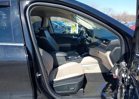 2020 Ford Escape Titanium from USA, damaged, VIN 1FMCU9J98LUA44923